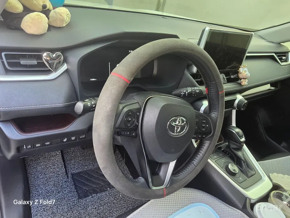 Фото 6 - Toyota RAV4