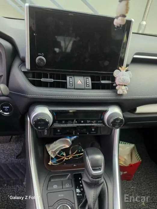 Фото 8 - Toyota RAV4