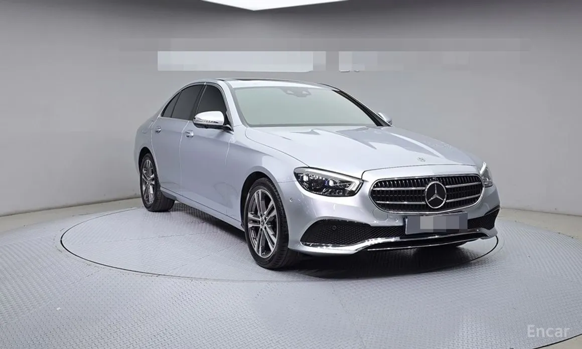 Фото 3 - Mercedes-Benz E-Class