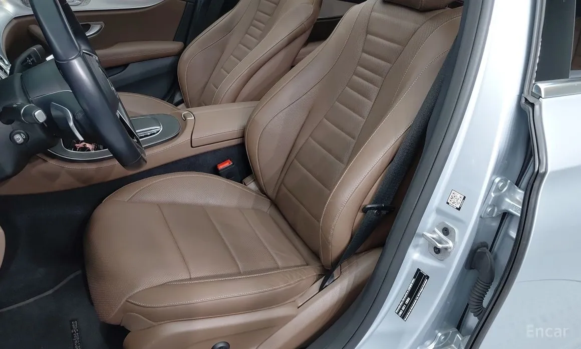 Фото 5 - Mercedes-Benz E-Class