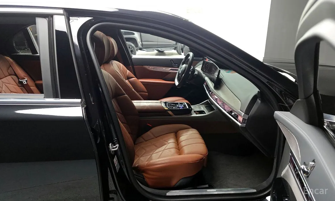 Фото 11 - BMW 7 Series