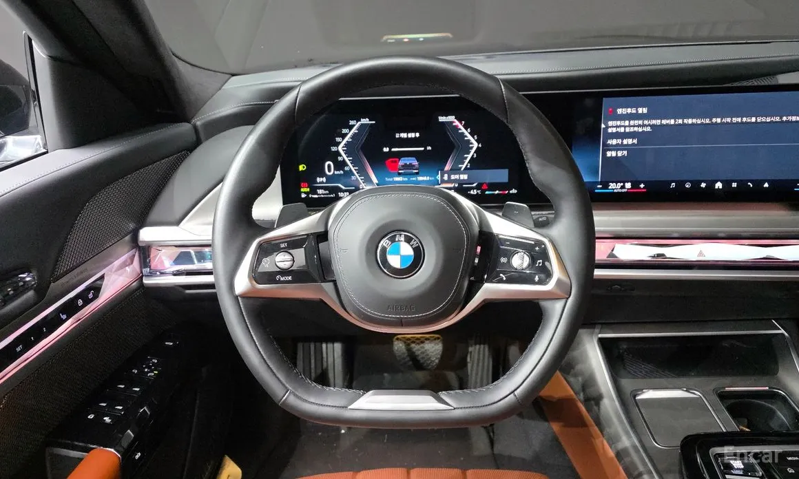 Фото 13 - BMW 7 Series