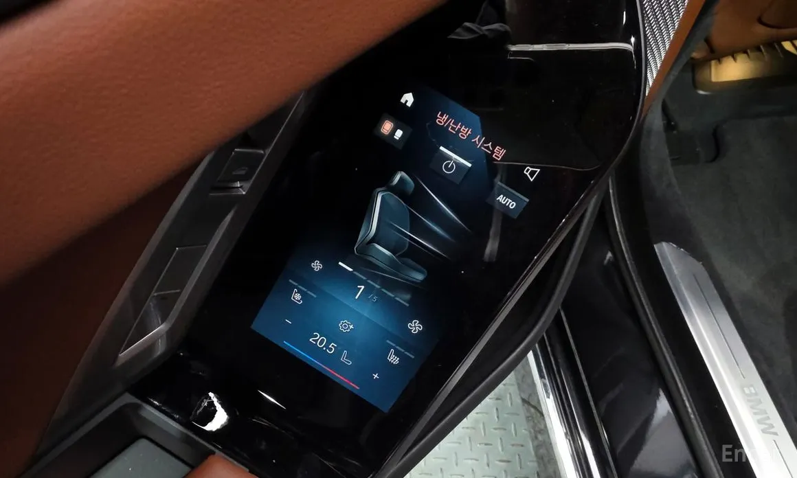 Фото 17 - BMW 7 Series