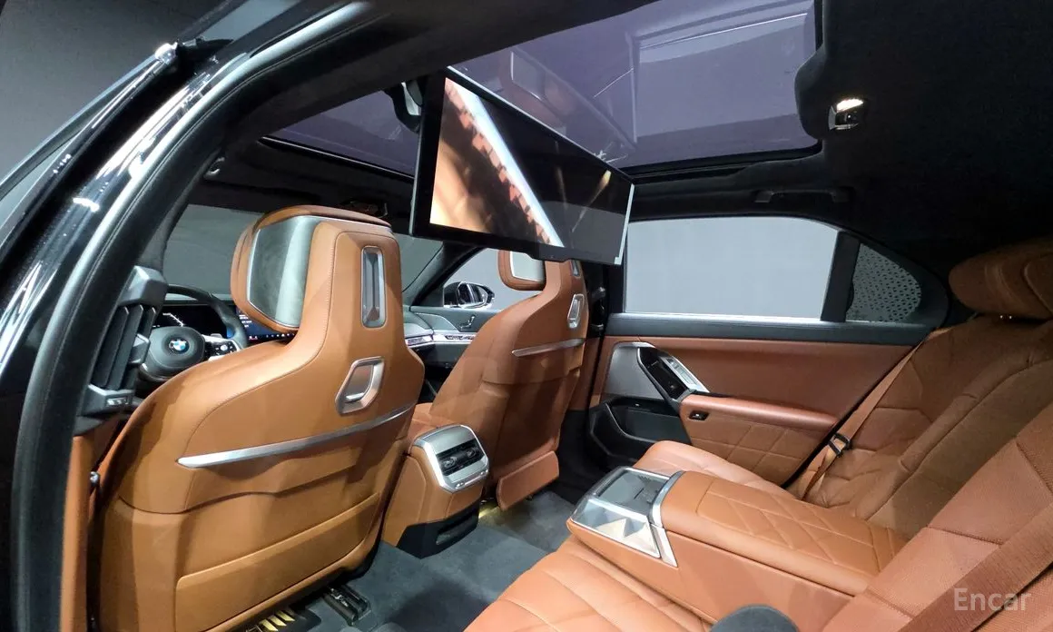 Фото 19 - BMW 7 Series