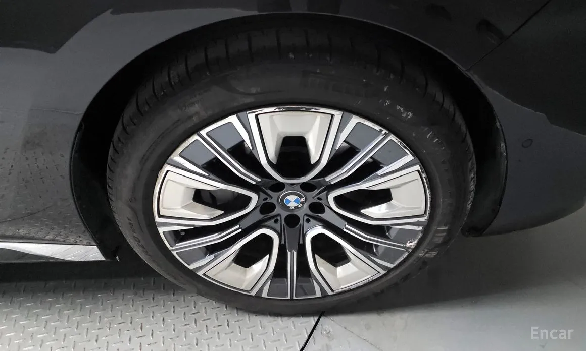 Фото 5 - BMW 7 Series