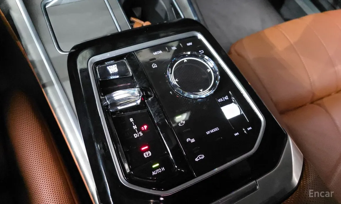 Фото 9 - BMW 7 Series