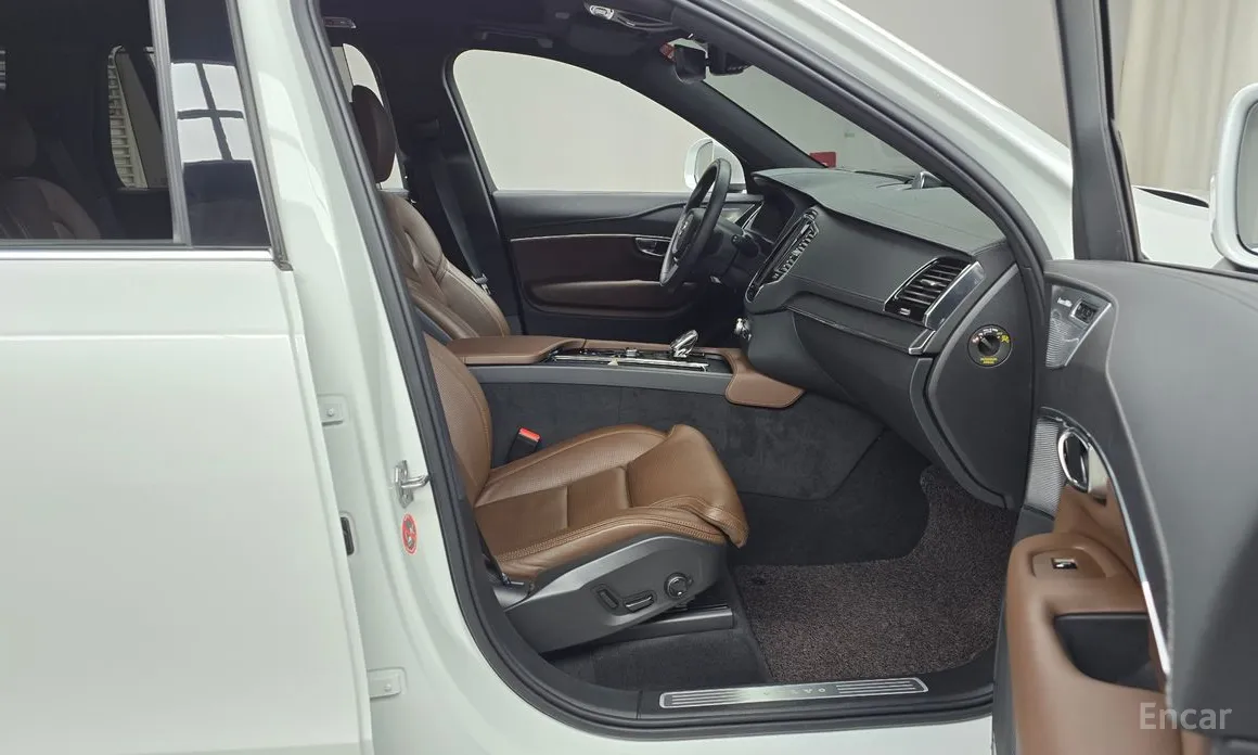 Фото 11 - Volvo XC90
