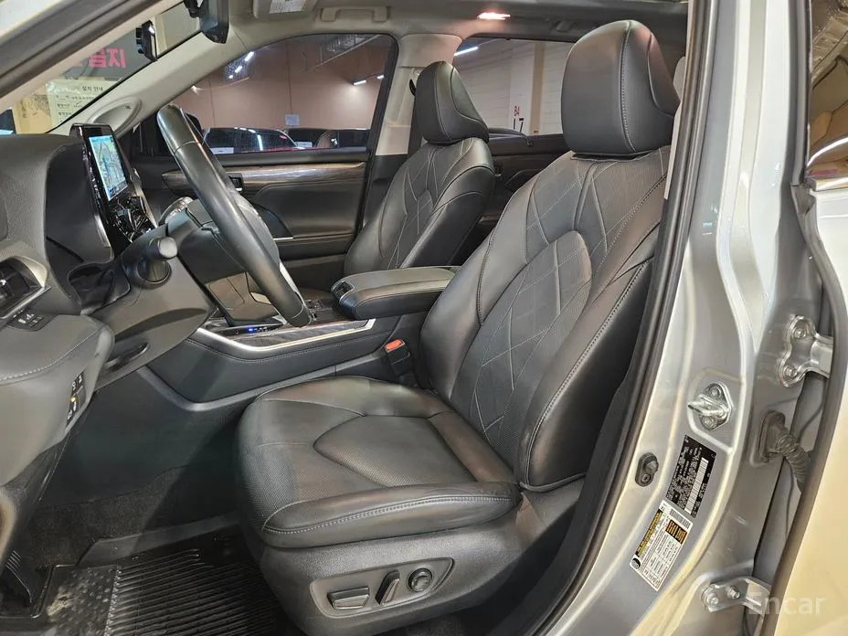 Фото 10 - Toyota Highlander