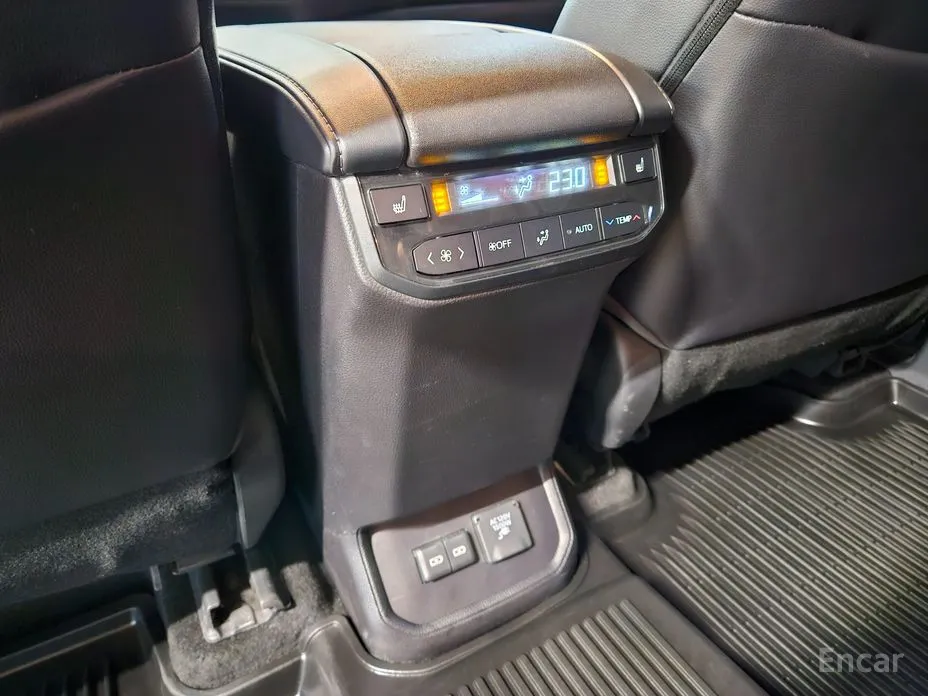 Фото 11 - Toyota Highlander