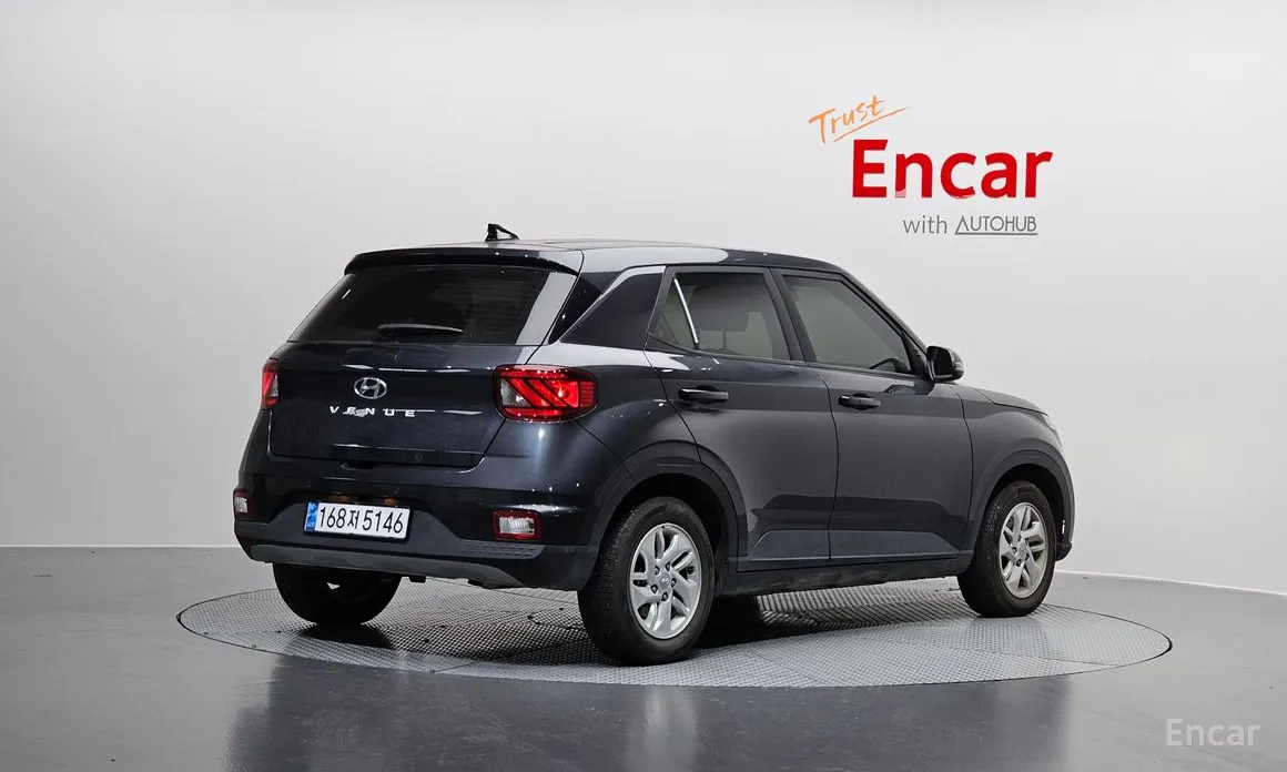 Фото 2 - Hyundai Venue