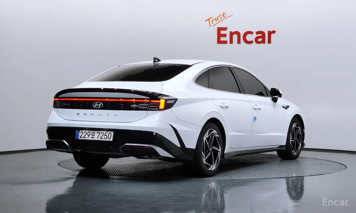 Фото 2 - Hyundai Sonata