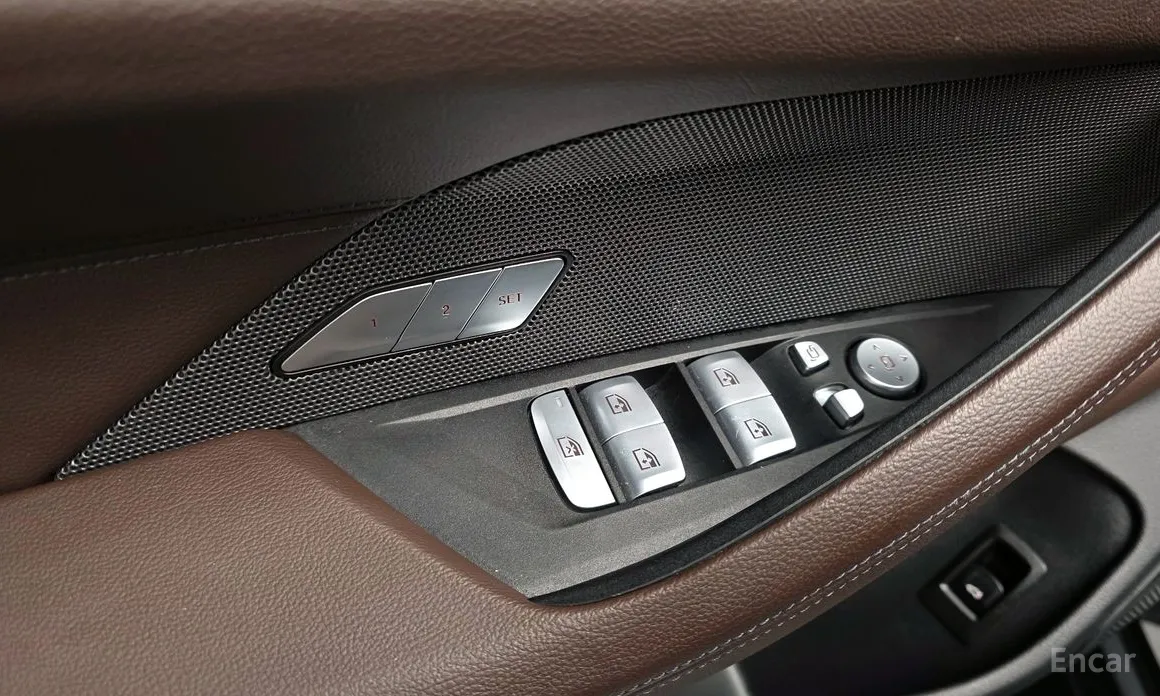 Фото 14 - BMW i4