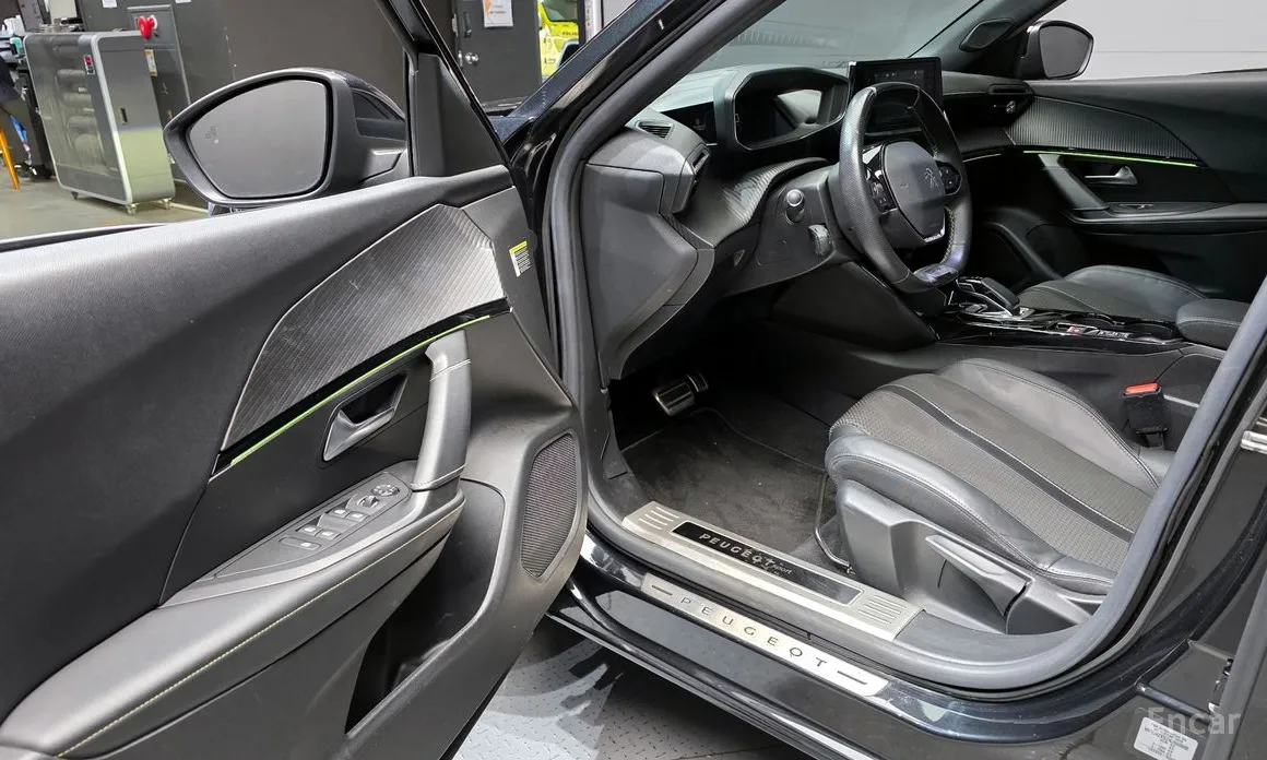 Фото 11 - Peugeot 2008