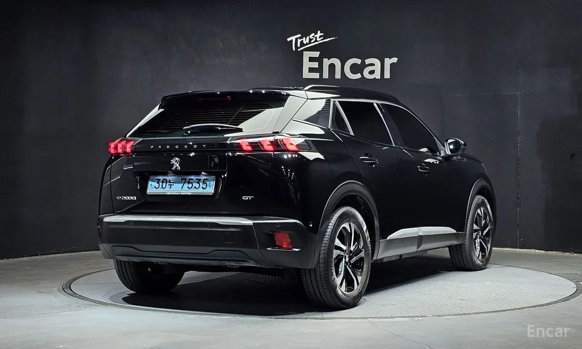 Фото 2 - Peugeot 2008