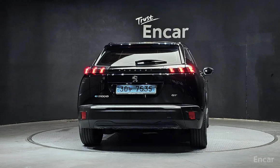 Фото 4 - Peugeot 2008