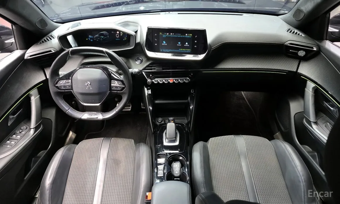 Фото 7 - Peugeot 2008