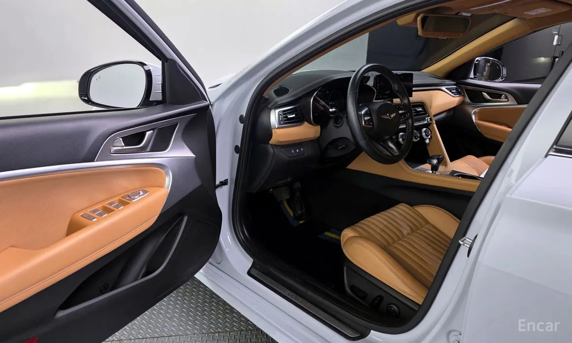 Фото 10 - Genesis G70