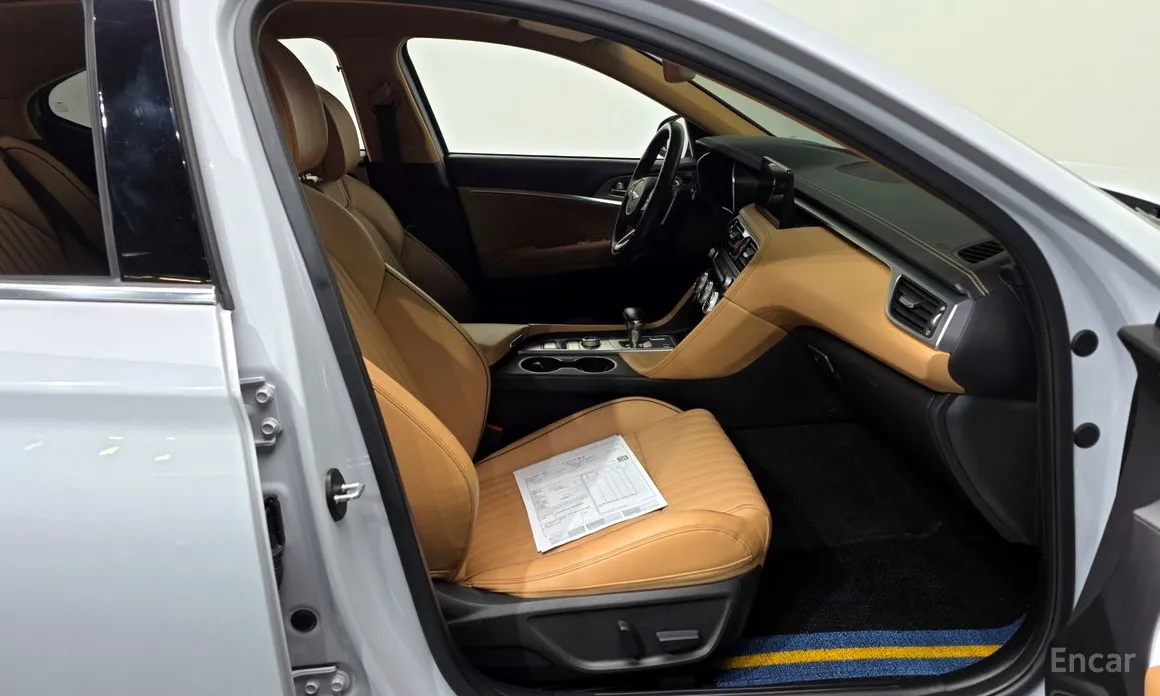 Фото 11 - Genesis G70