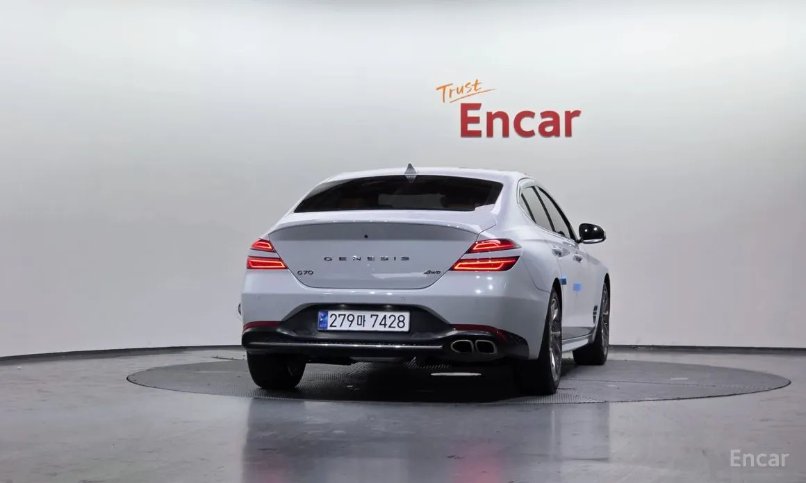 Фото 4 - Genesis G70