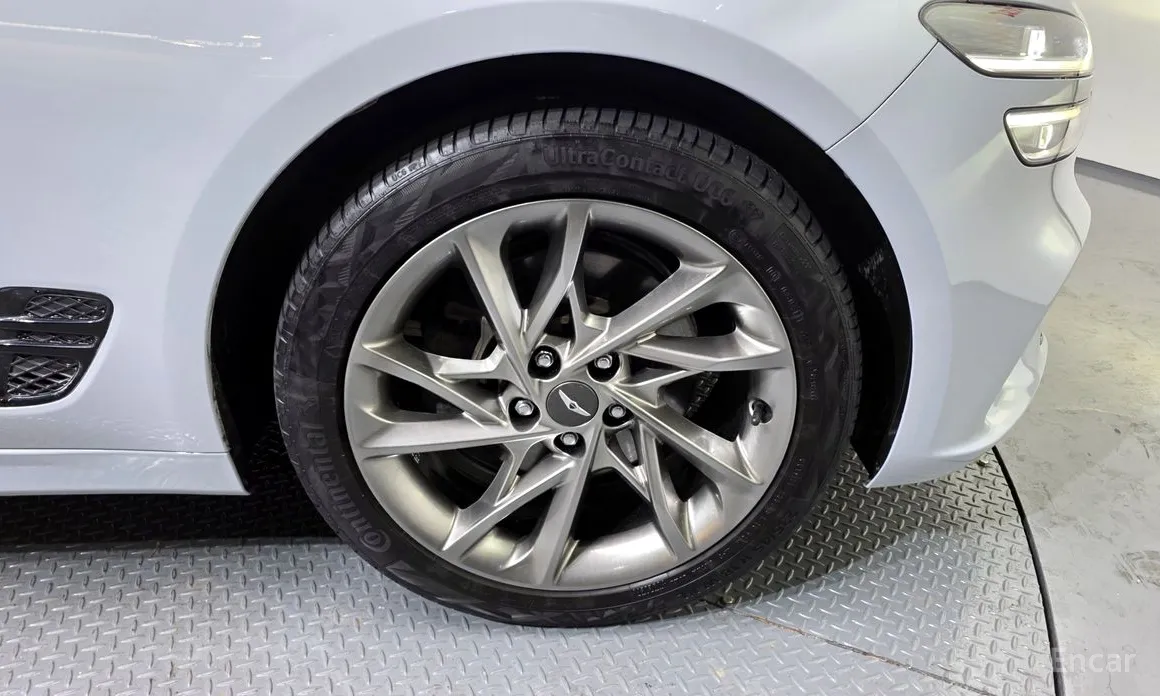 Фото 5 - Genesis G70