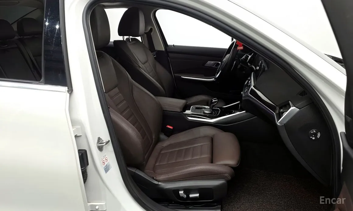 Photo 11 - BMW 3 Series