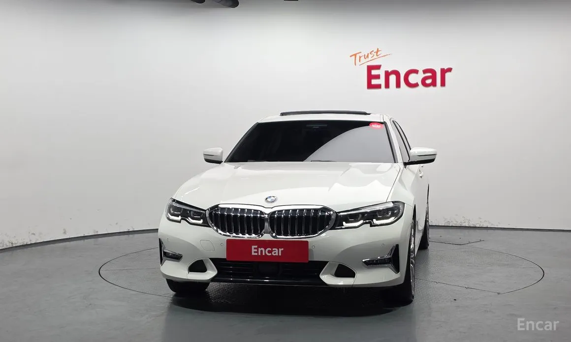 Photo 3 - BMW 3 Series