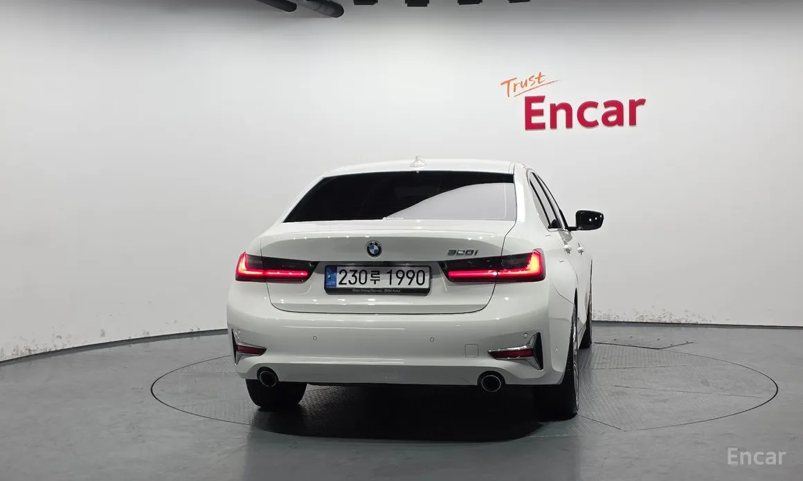 Photo 4 - BMW 3 Series