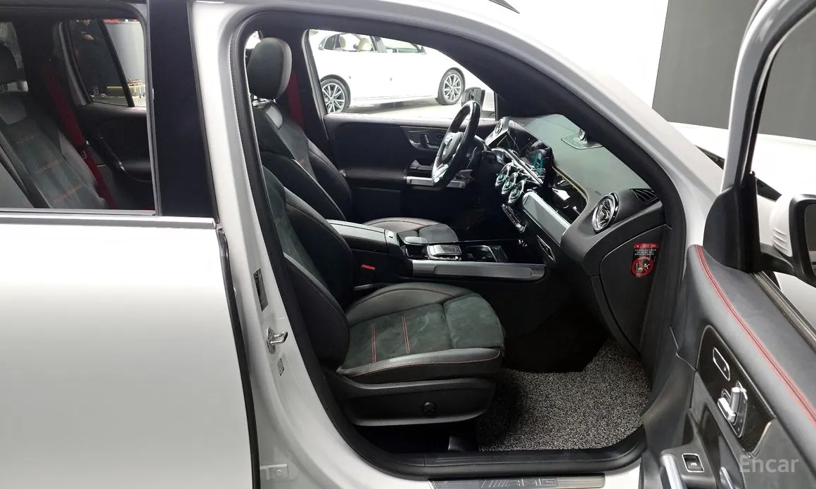 Фото 11 - Mercedes-Benz GLB-Class