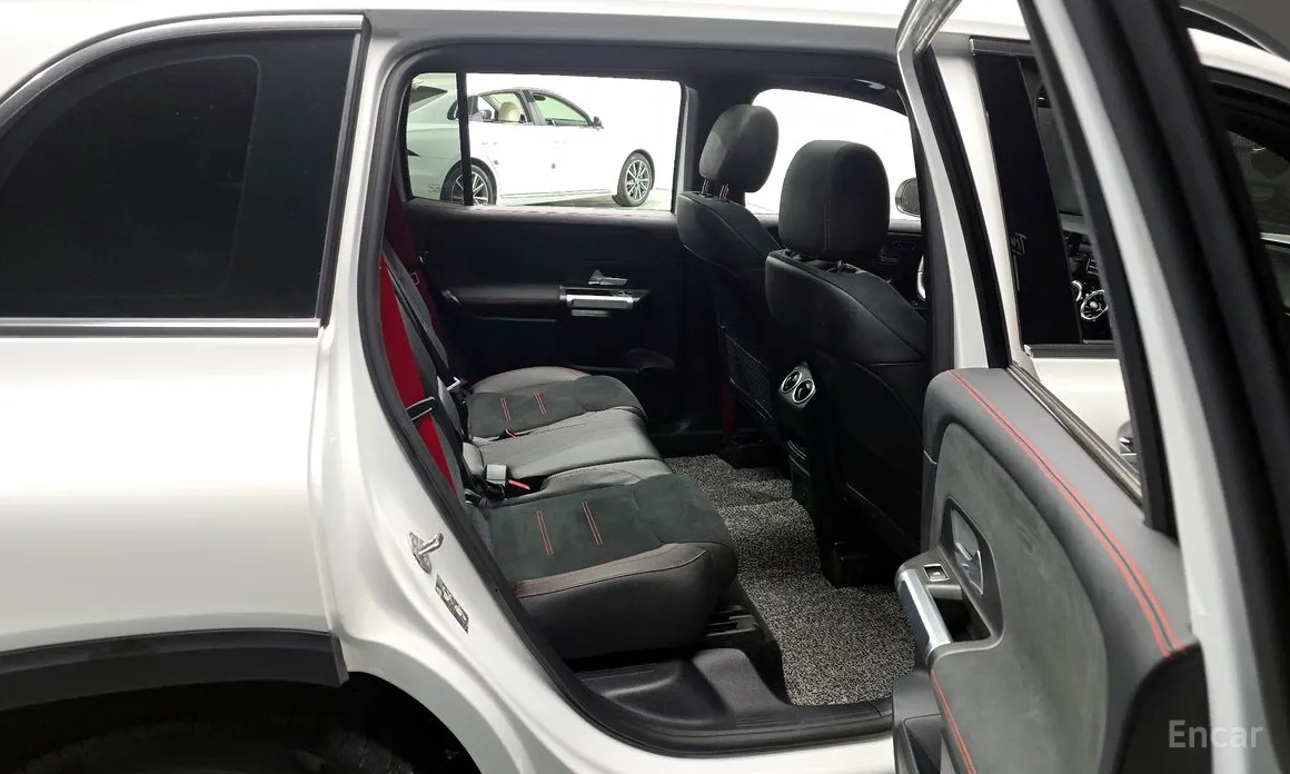 Фото 12 - Mercedes-Benz GLB-Class