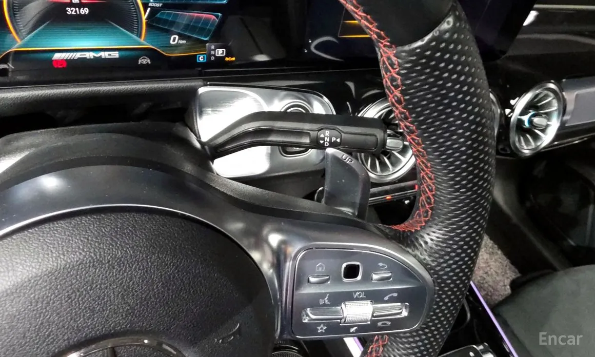 Фото 9 - Mercedes-Benz GLB-Class