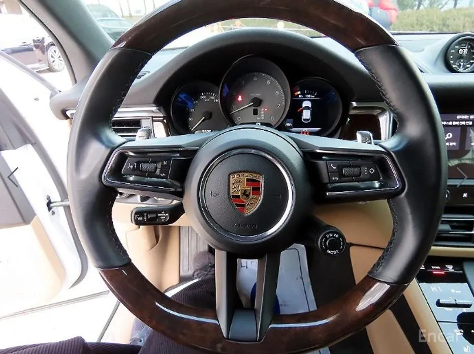 Фото 8 - Porsche Macan