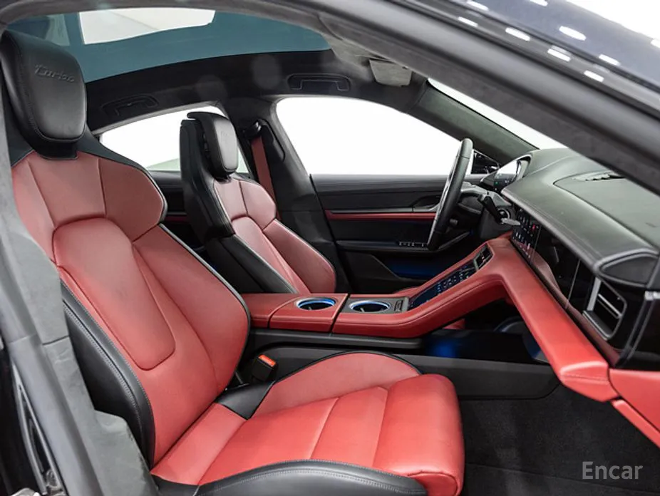 Фото 15 - Porsche Taycan