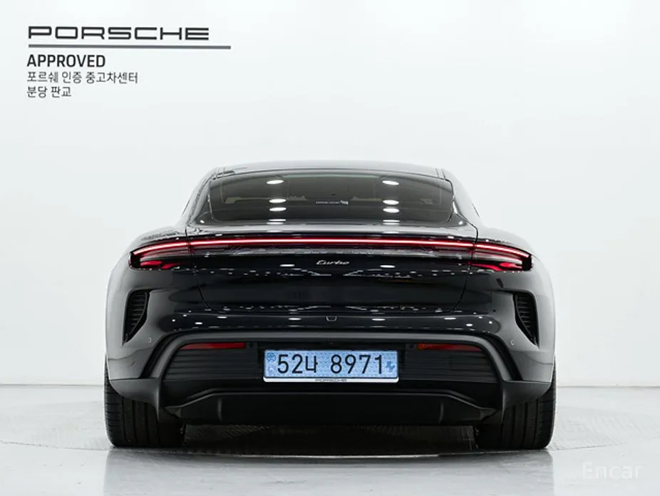Фото 4 - Porsche Taycan