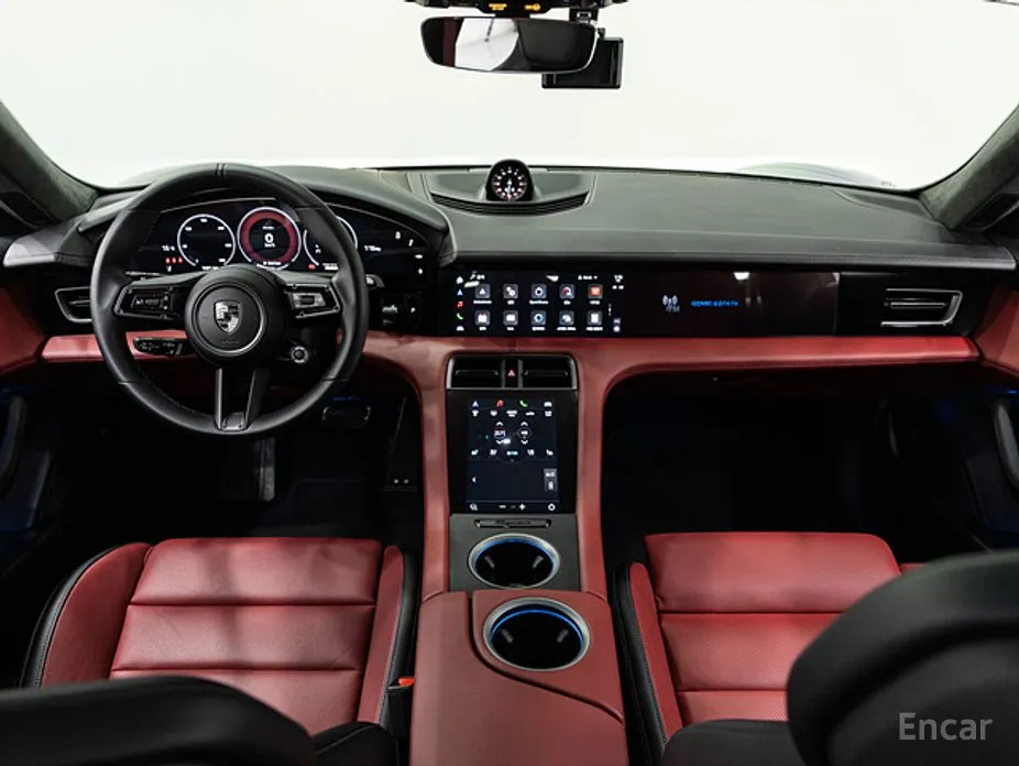 Фото 7 - Porsche Taycan