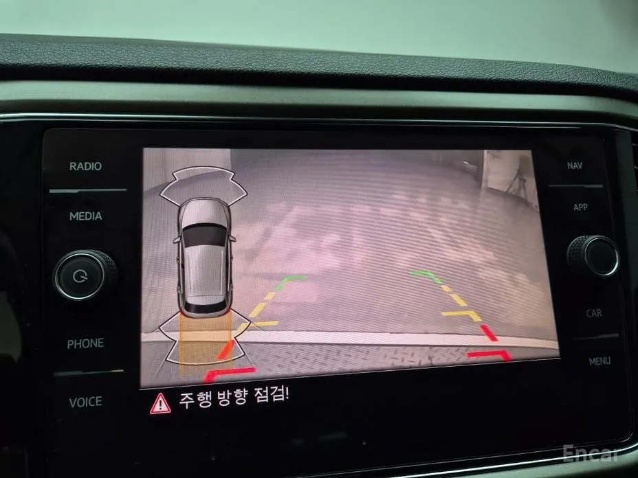 Фото 14 - Volkswagen T-Roc