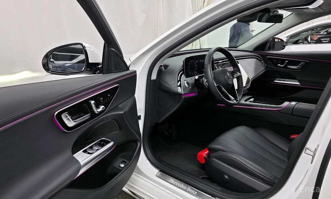 Фото 10 - Mercedes-Benz E-Class