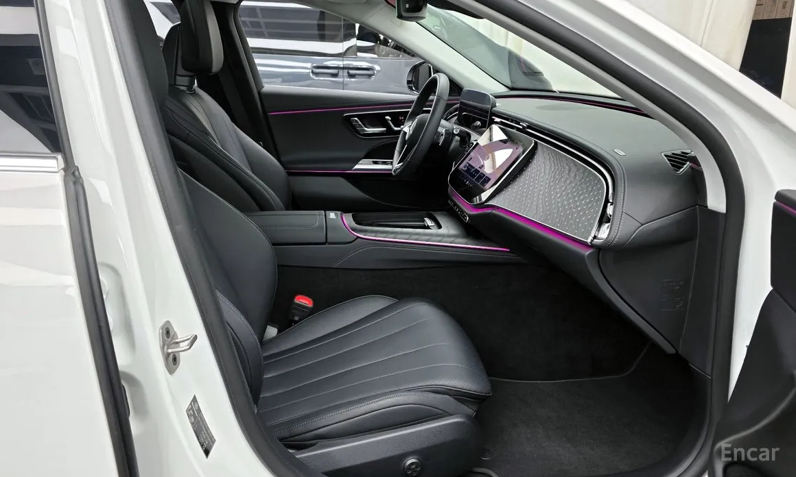 Фото 11 - Mercedes-Benz E-Class