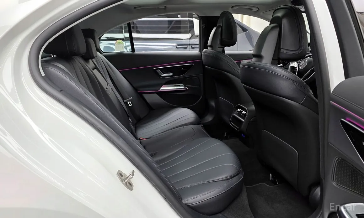 Фото 12 - Mercedes-Benz E-Class