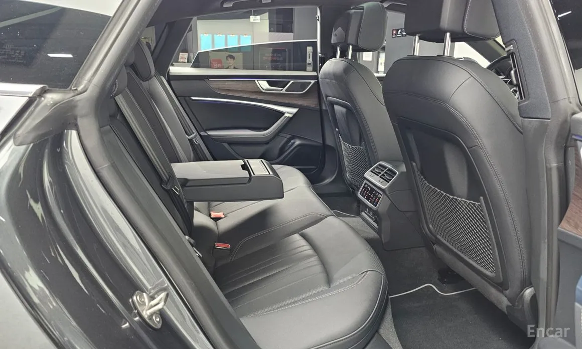 Фото 12 - Audi A7