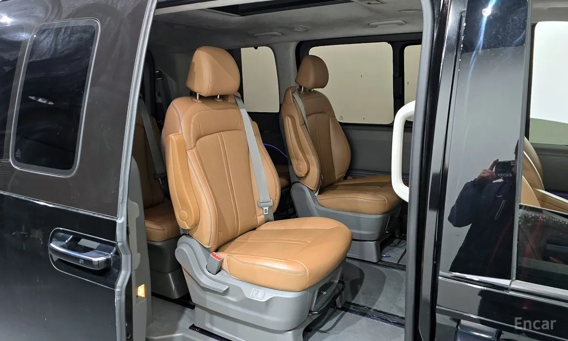 Фото 12 - Hyundai Staria