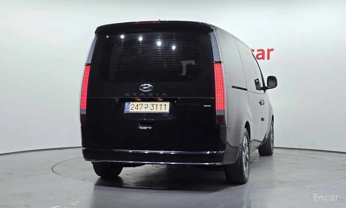 Фото 4 - Hyundai Staria