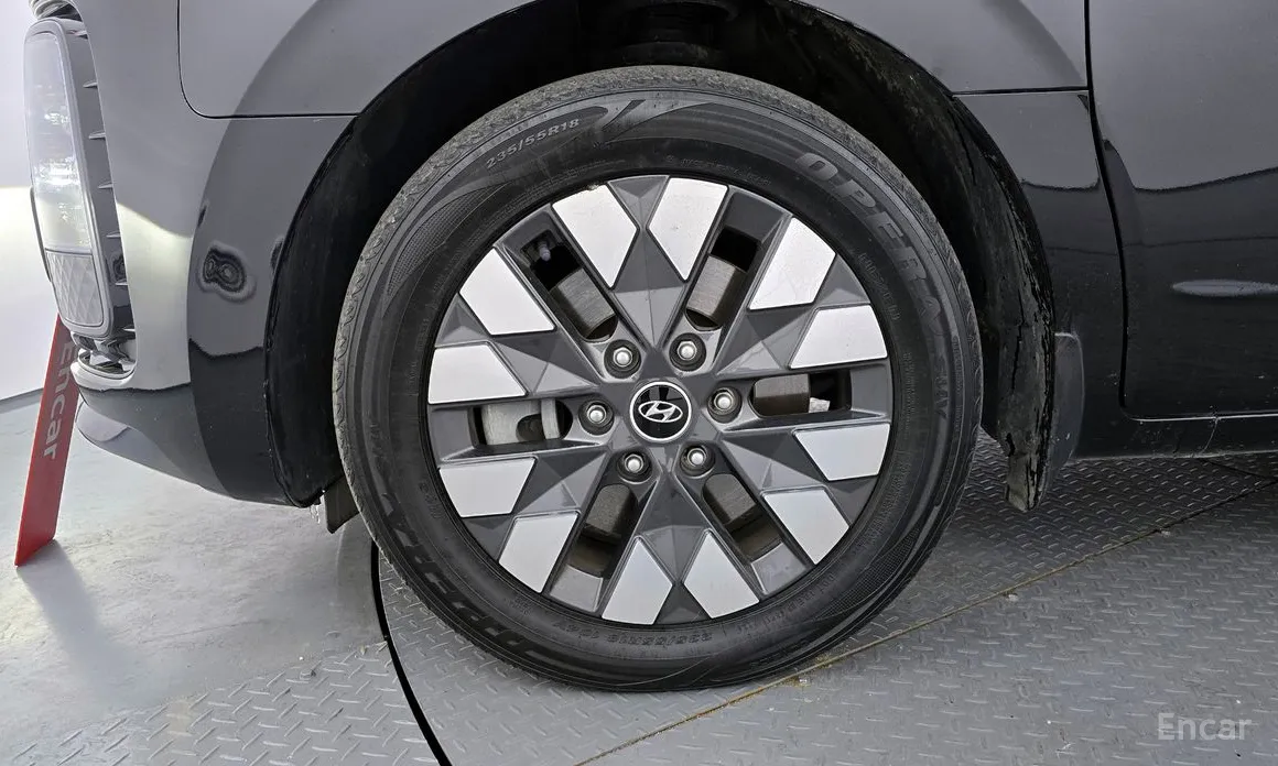 Фото 5 - Hyundai Staria