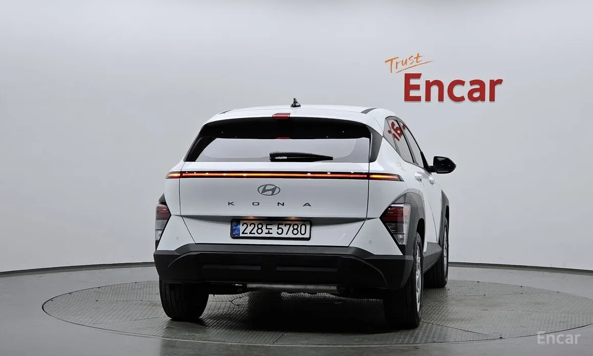 Фото 4 - Hyundai Kona