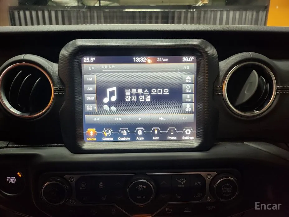 Фото 12 - Jeep Wrangler