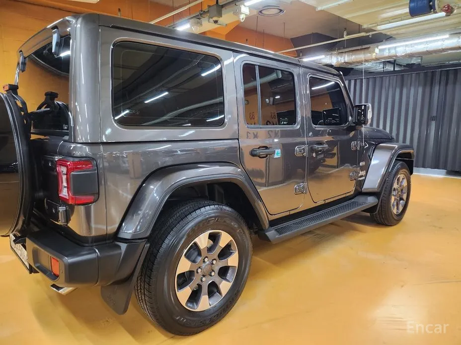 Фото 2 - Jeep Wrangler