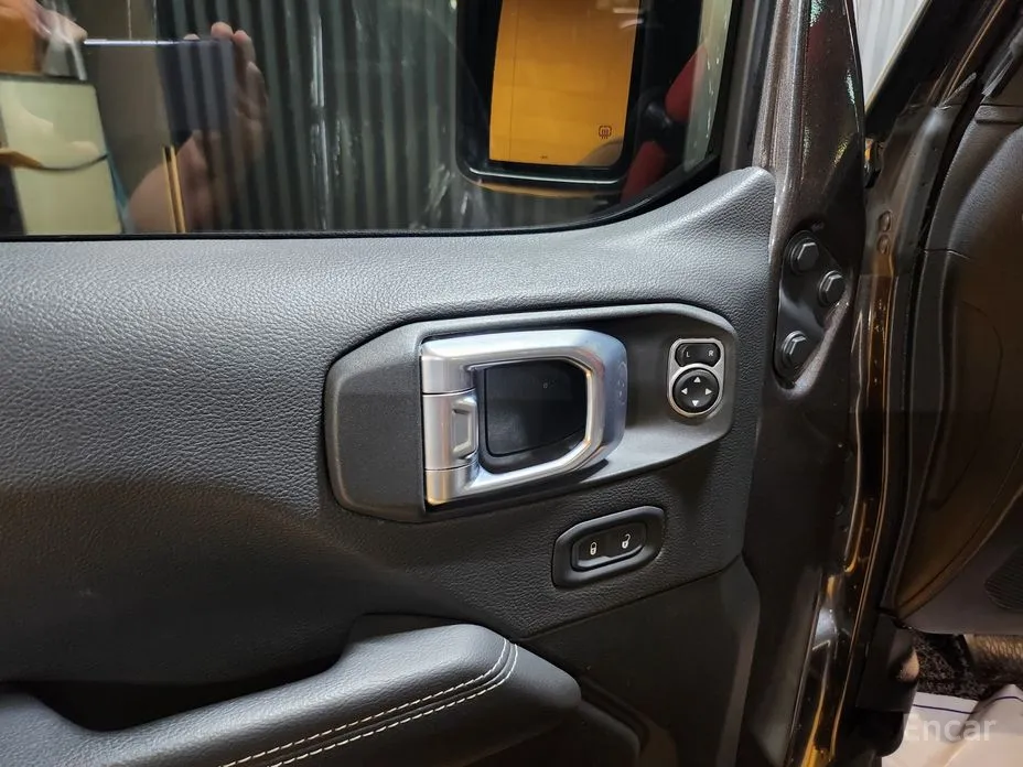 Фото 9 - Jeep Wrangler