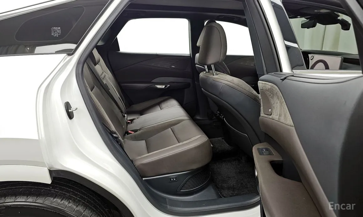 Фото 12 - Lexus RX