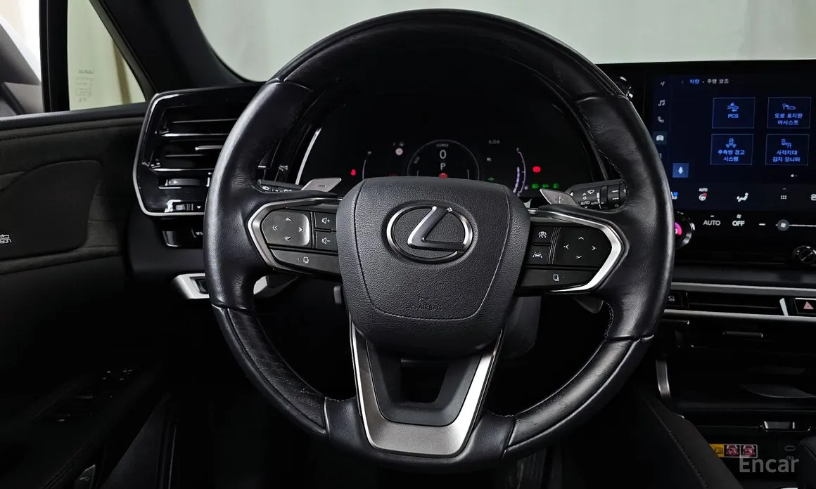 Фото 13 - Lexus RX