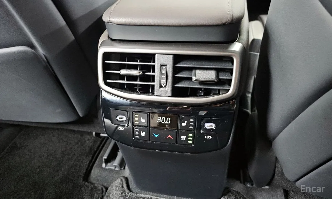 Фото 19 - Lexus RX