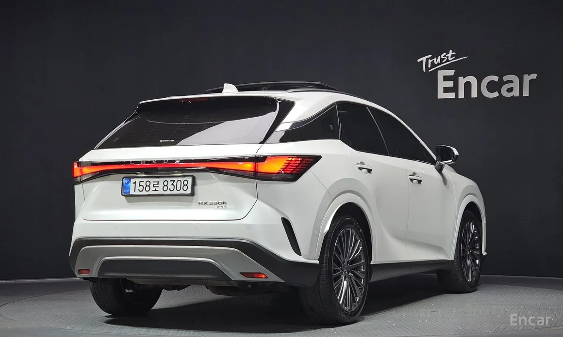 Фото 2 - Lexus RX